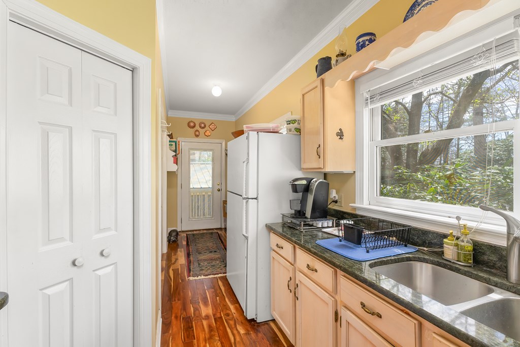 229 LUCERNE DR