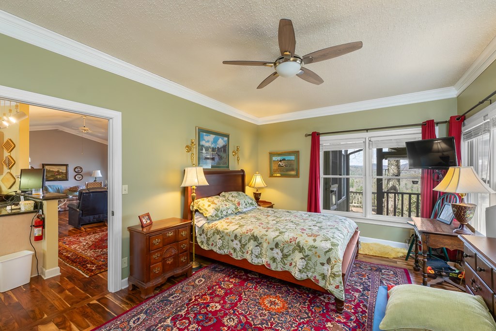 229 LUCERNE DR