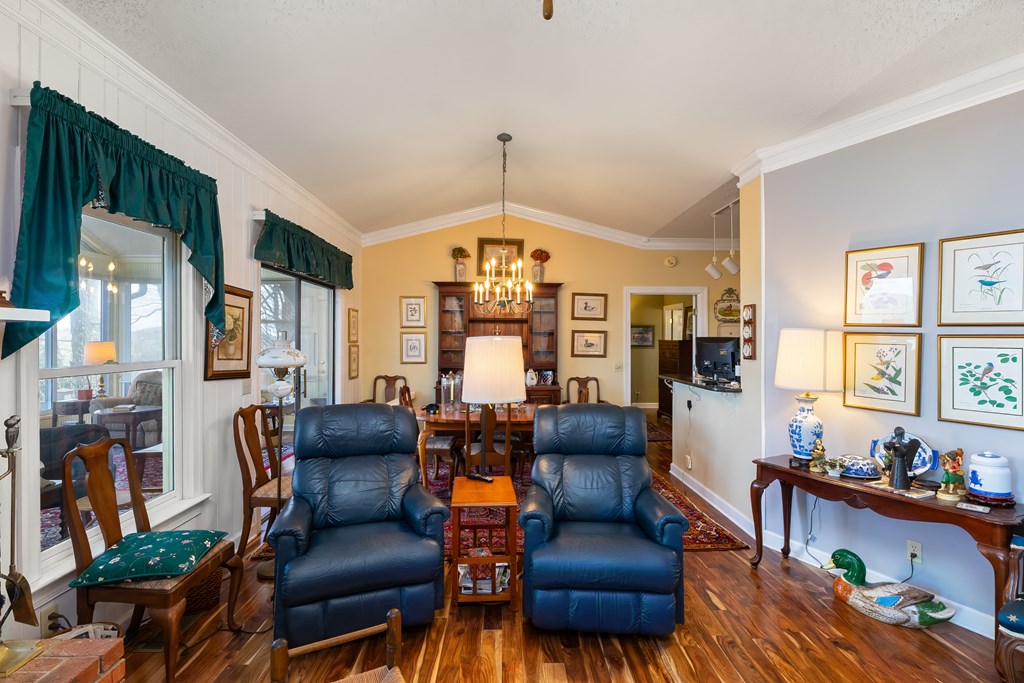 229 LUCERNE DR