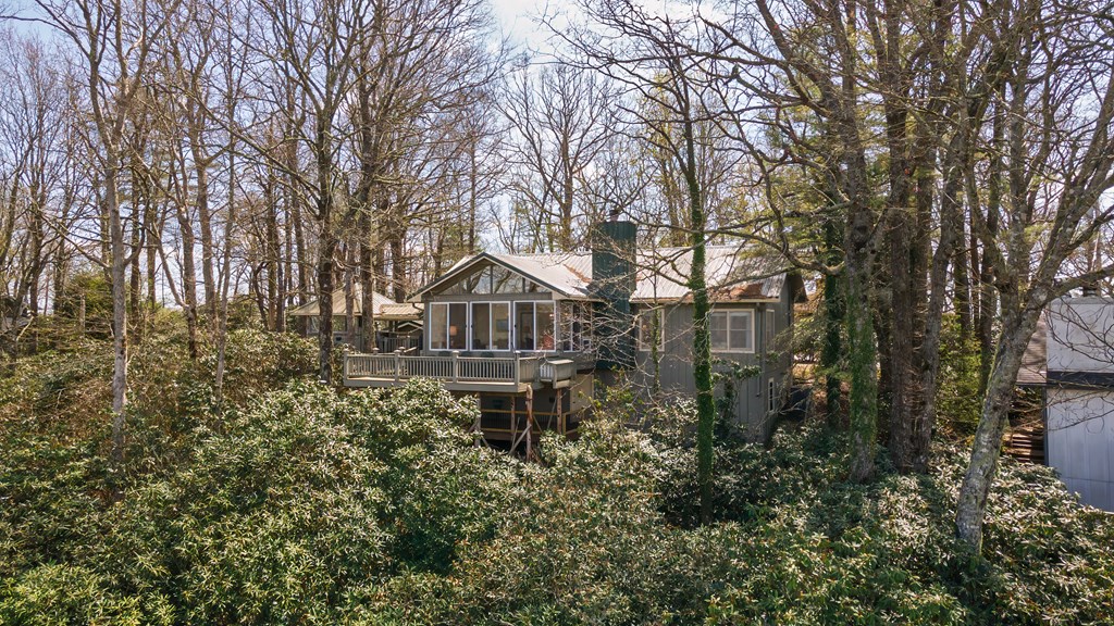 229 LUCERNE DR