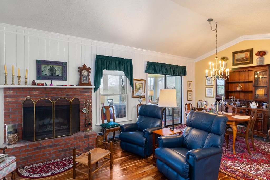 229 LUCERNE DR