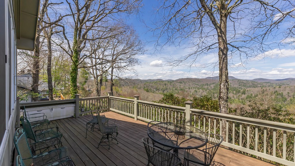 229 LUCERNE DR