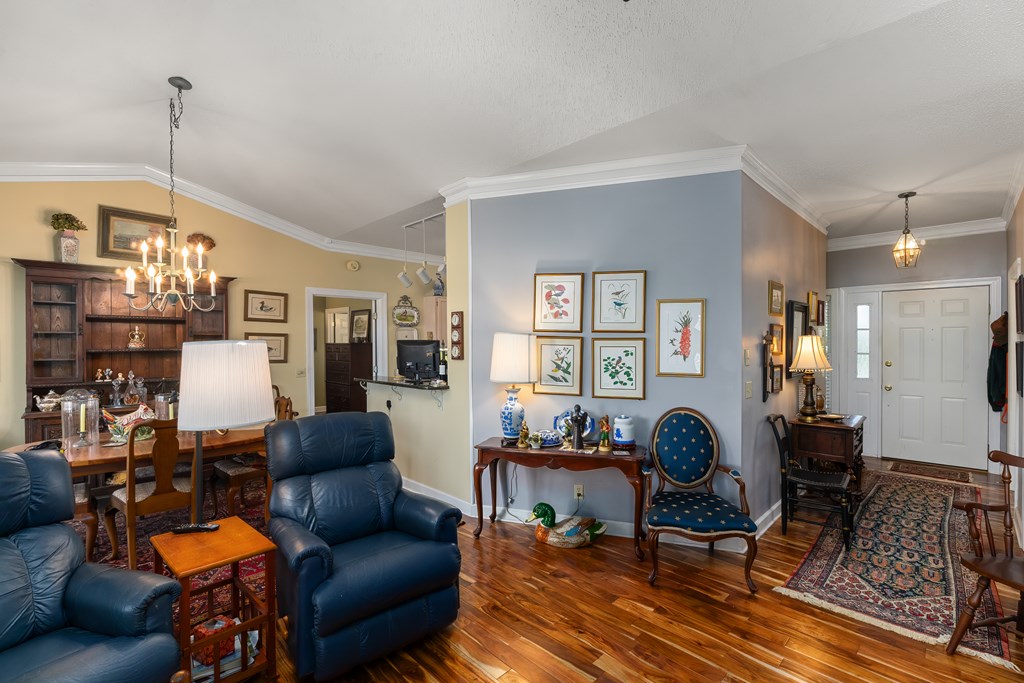 229 LUCERNE DR