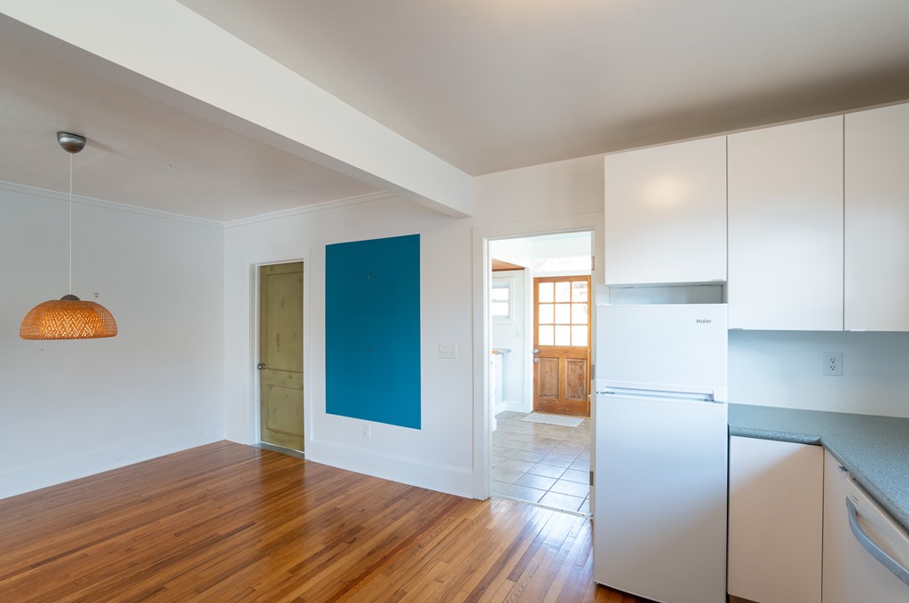 347 W MAIN ST