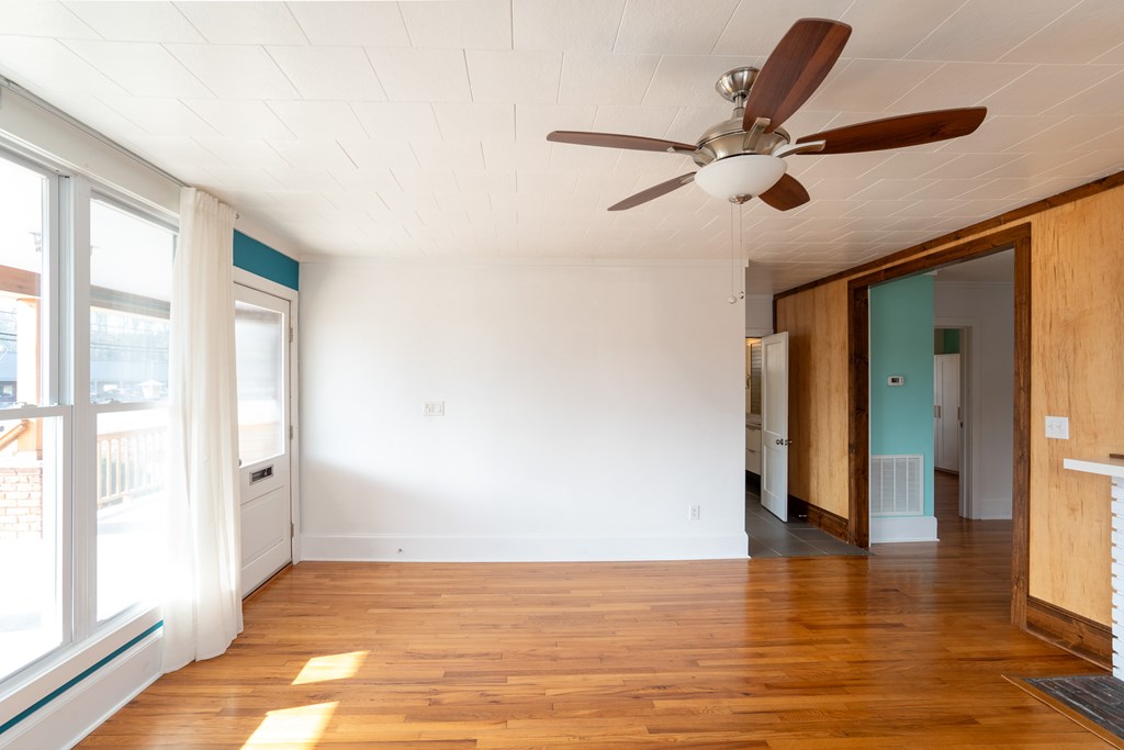 347 W MAIN ST