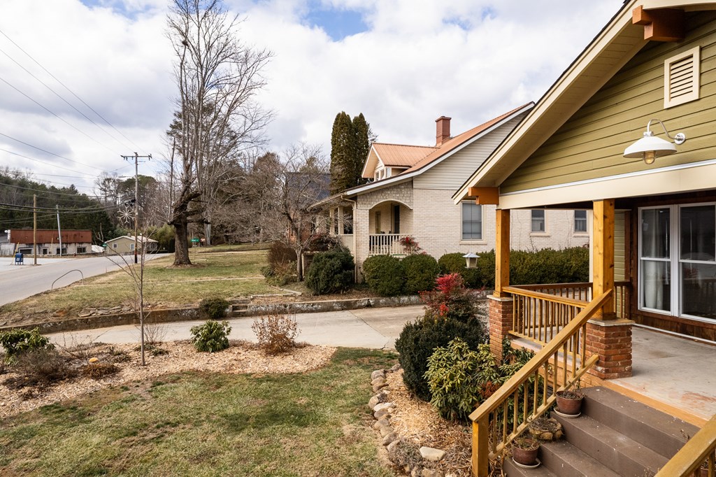 347 W MAIN ST