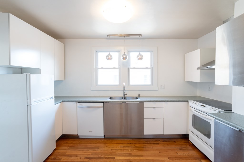 347 W MAIN ST