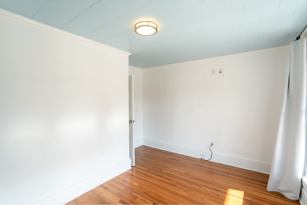 347 W MAIN ST