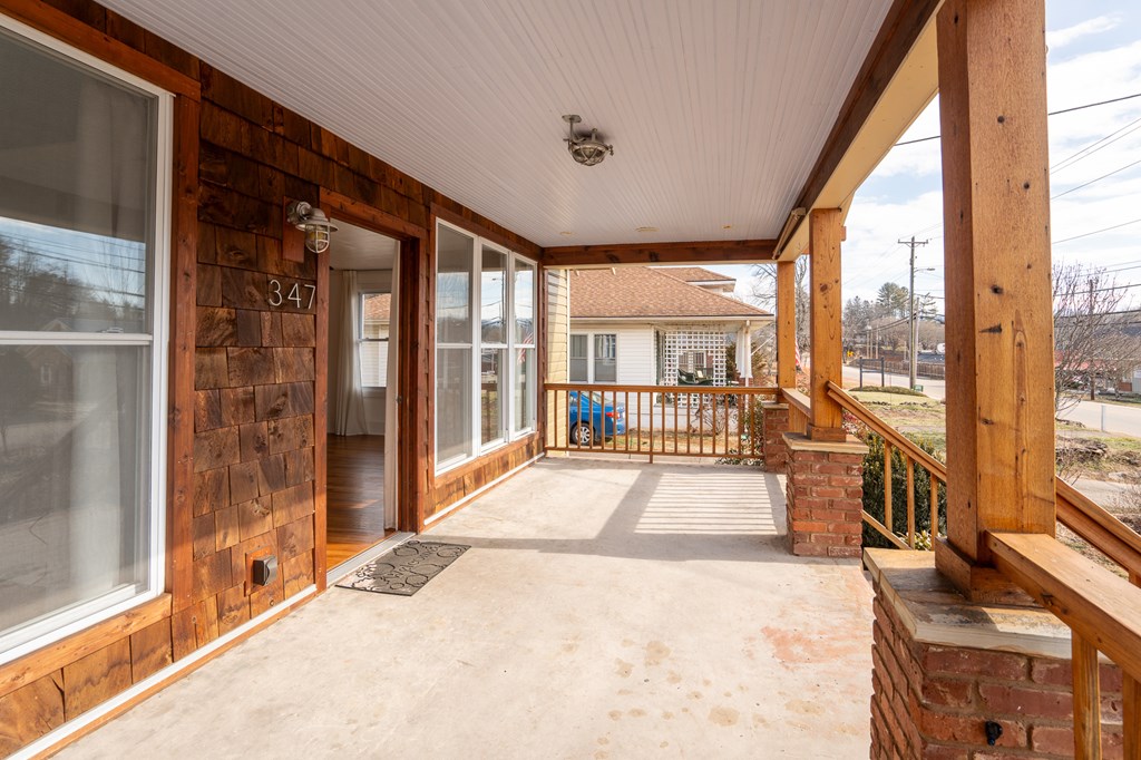 347 W MAIN ST