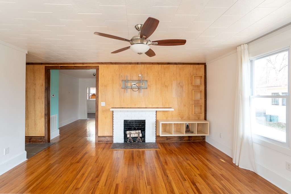 347 W MAIN ST