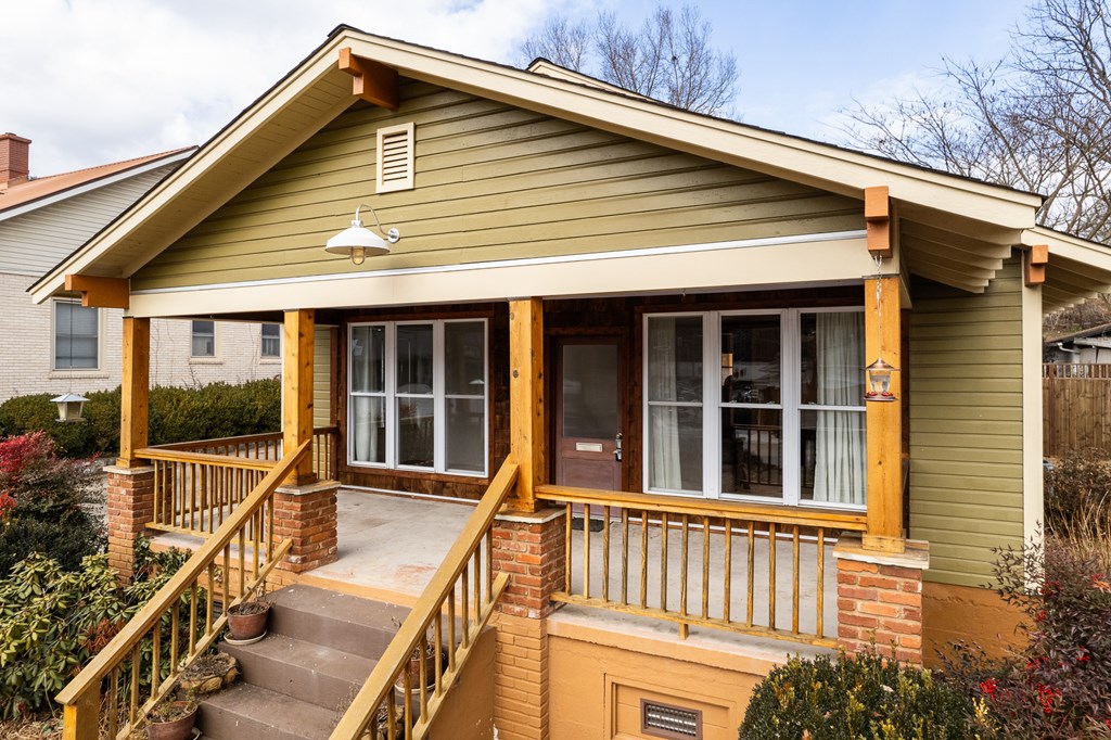 347 W MAIN ST