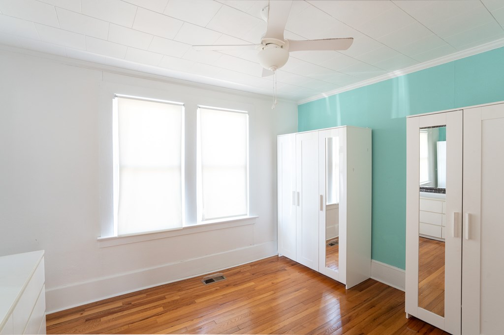 347 W MAIN ST