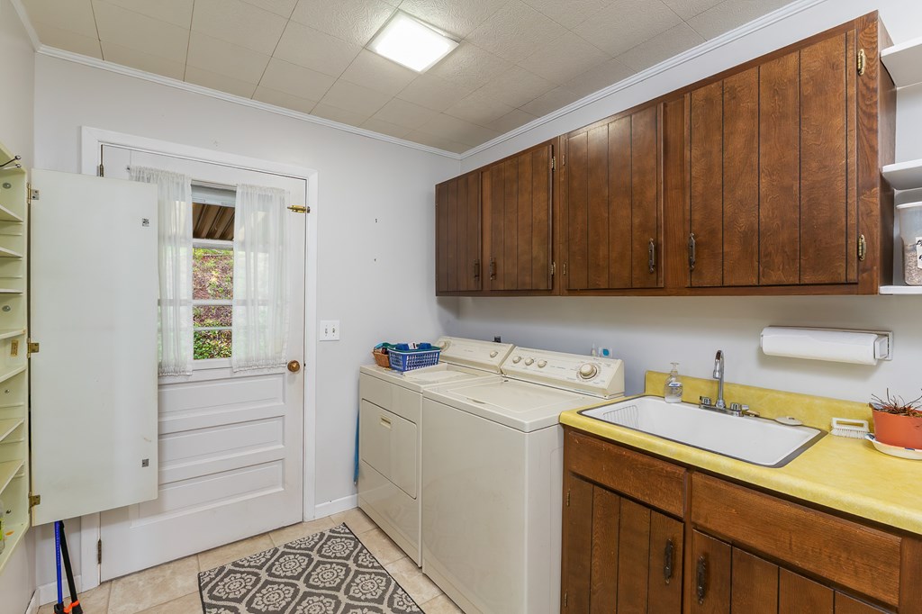 1135 DAVES CREEK RD
