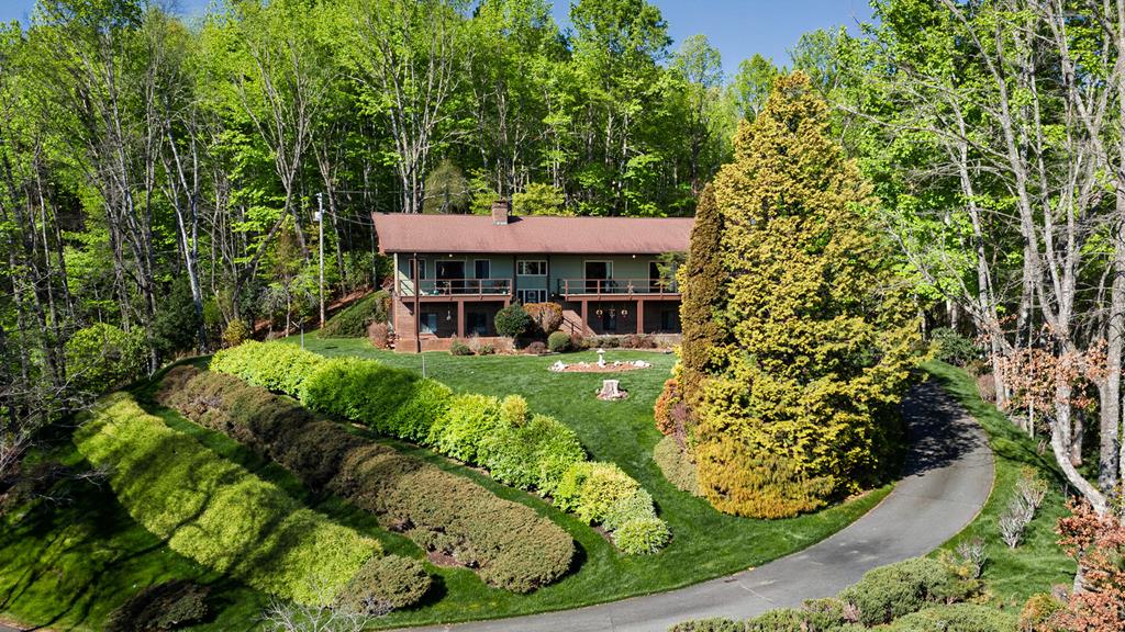 1135 DAVES CREEK RD