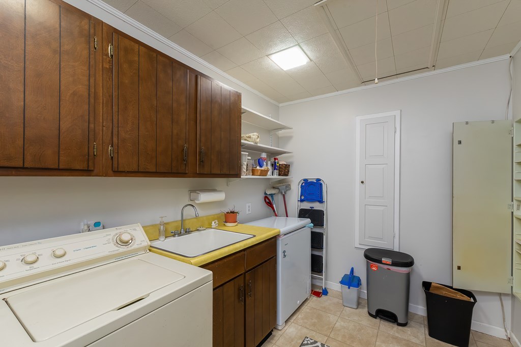 1135 DAVES CREEK RD