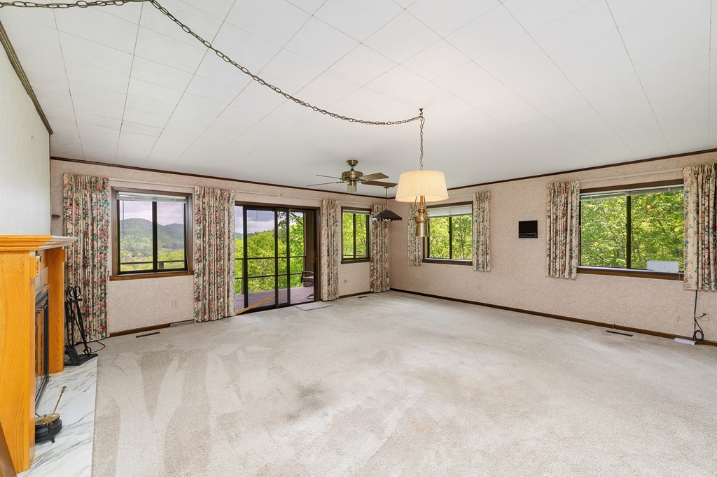 1135 DAVES CREEK RD
