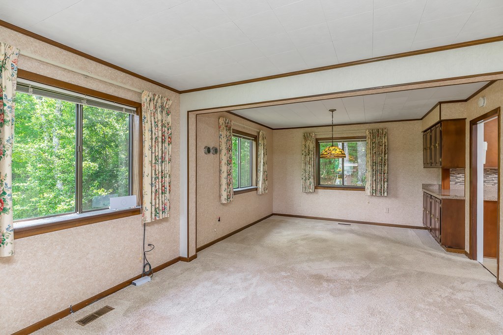 1135 DAVES CREEK RD