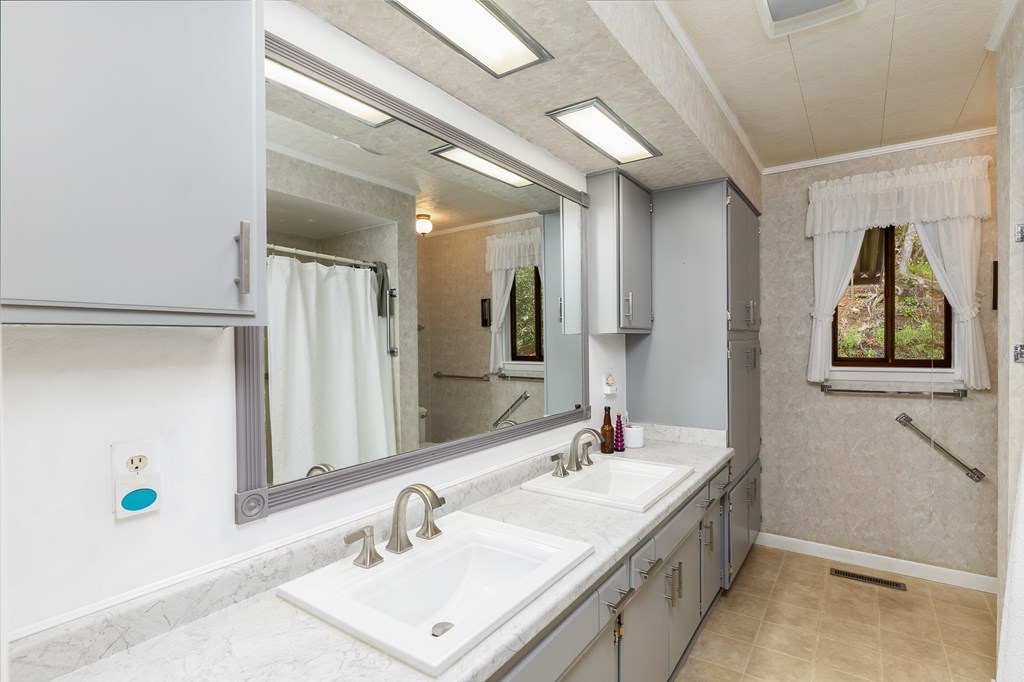 1135 DAVES CREEK RD