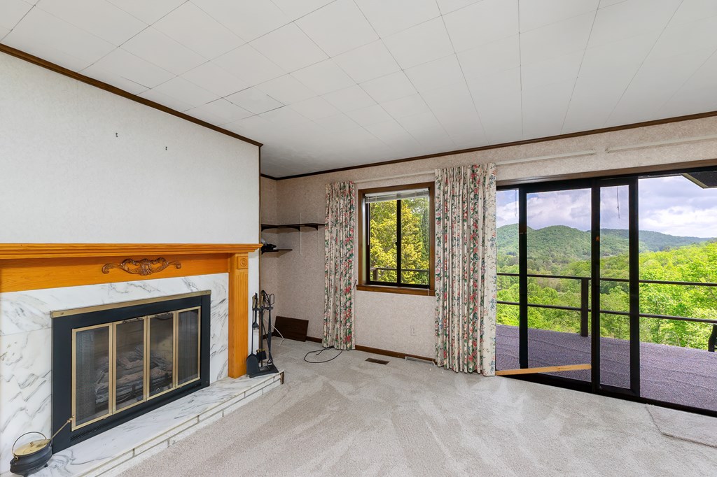 1135 DAVES CREEK RD