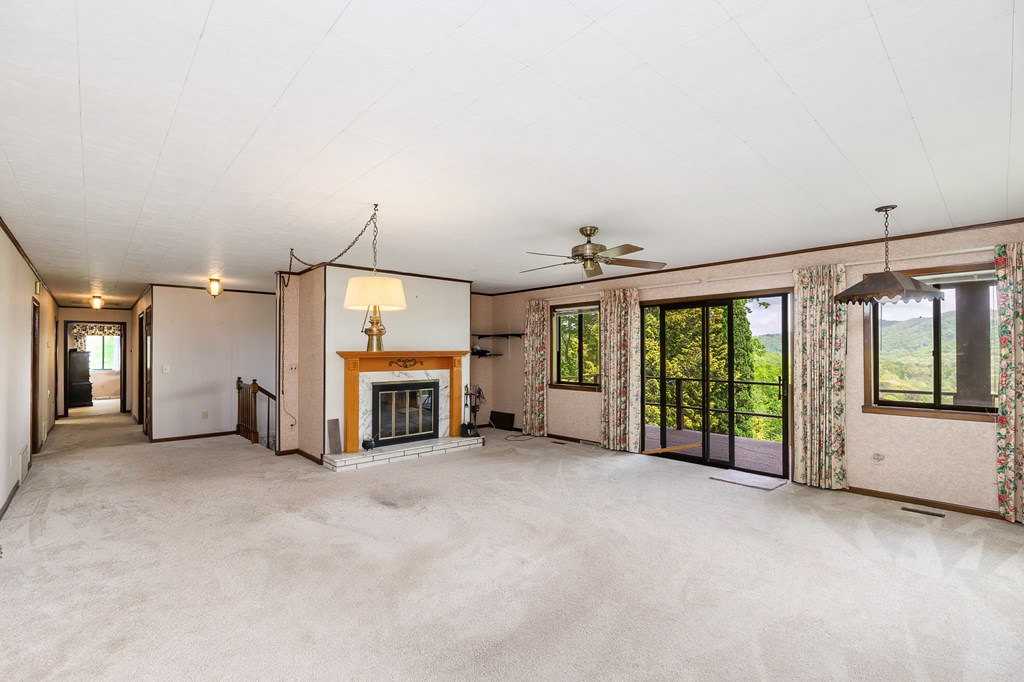 1135 DAVES CREEK RD
