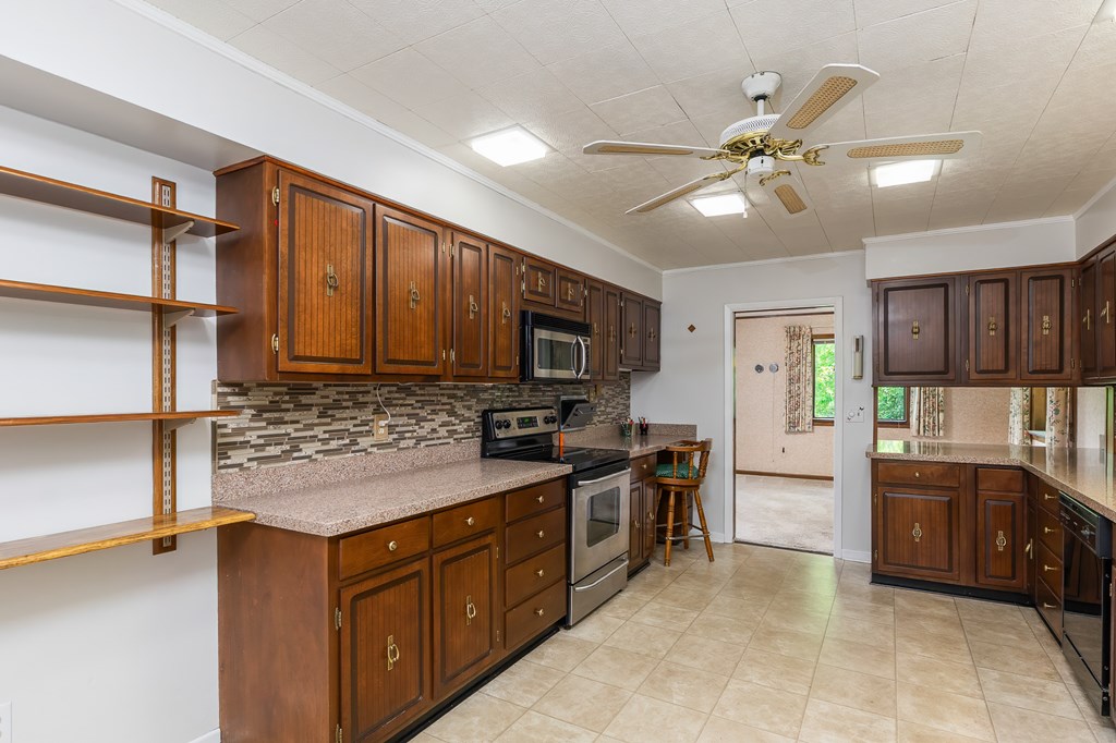 1135 DAVES CREEK RD
