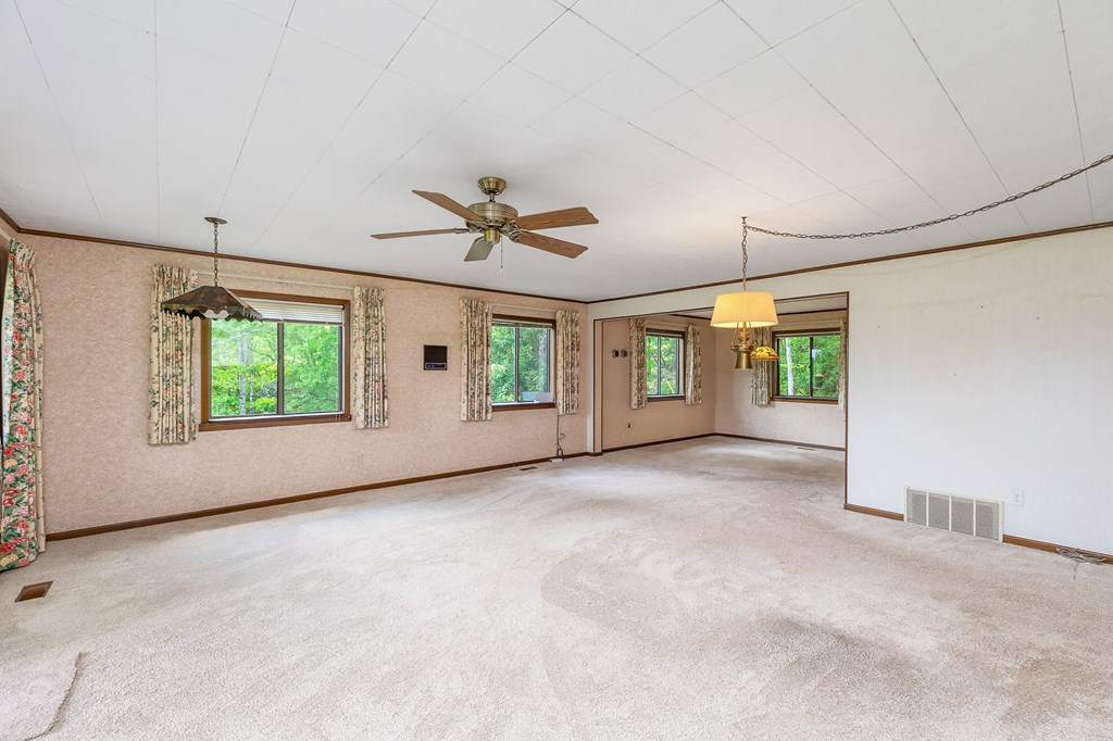 1135 DAVES CREEK RD