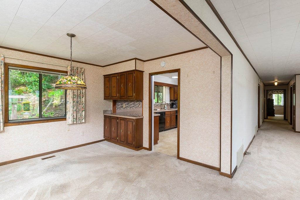 1135 DAVES CREEK RD