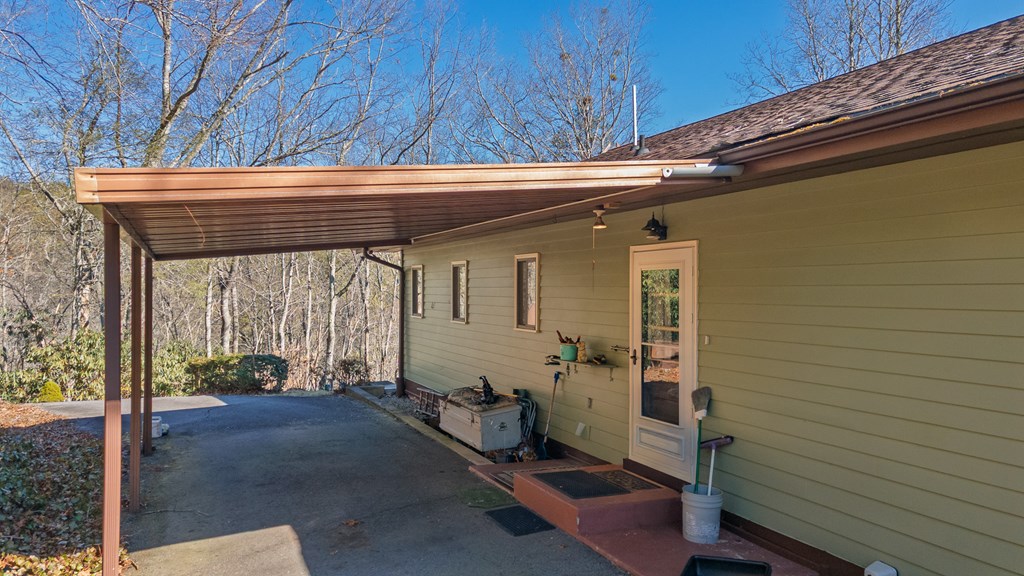 1135 DAVES CREEK RD