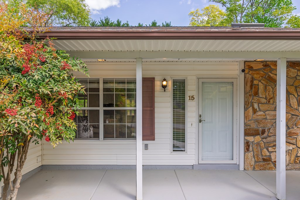 15 Cove Crossing Rd
