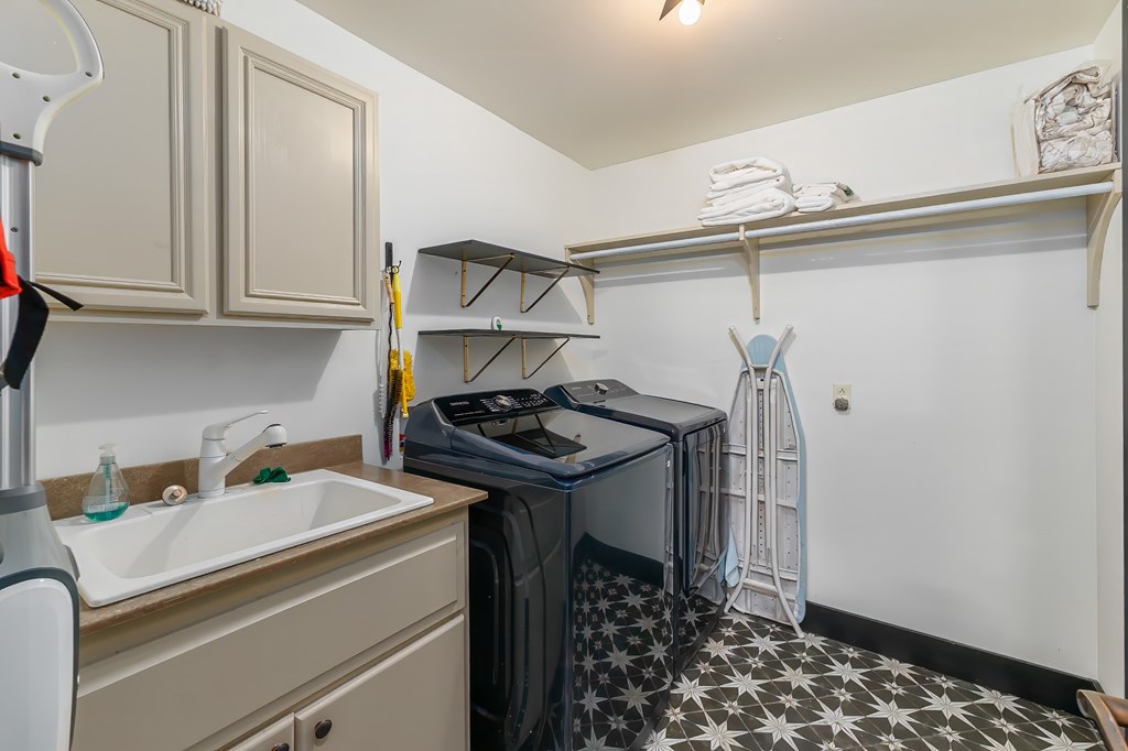 416 MEADOWVIEW TRL