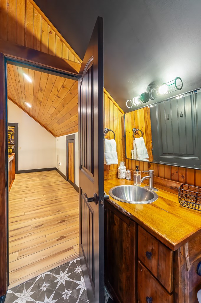 416 MEADOWVIEW TRL