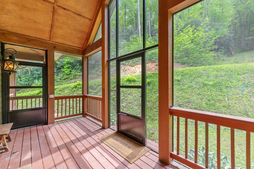 416 MEADOWVIEW TRL