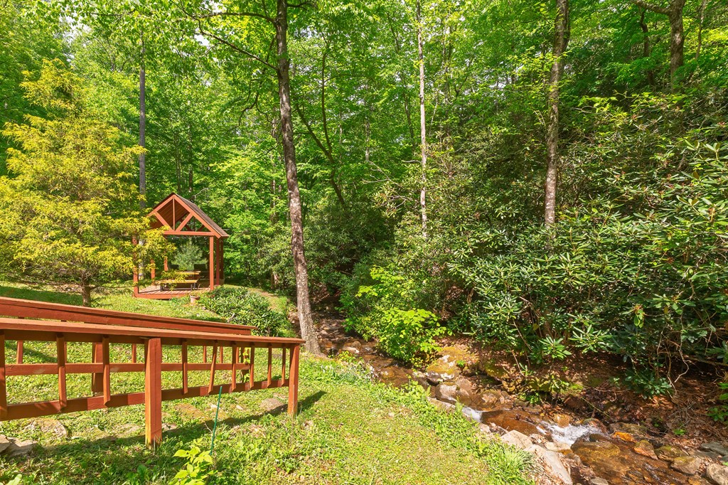 416 MEADOWVIEW TRL