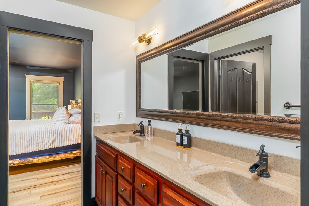 416 MEADOWVIEW TRL