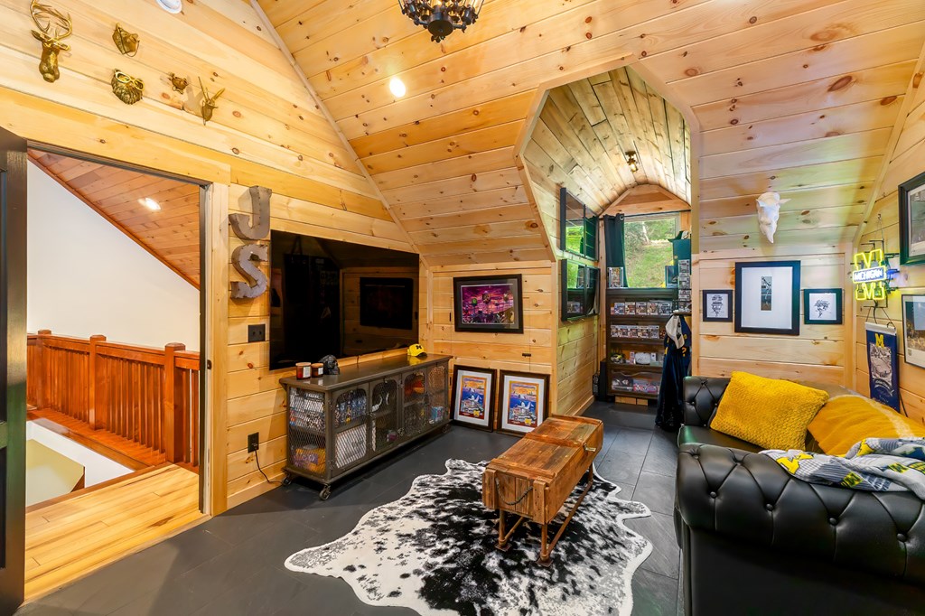 416 MEADOWVIEW TRL
