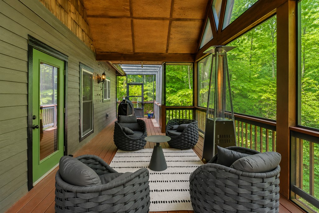 416 MEADOWVIEW TRL
