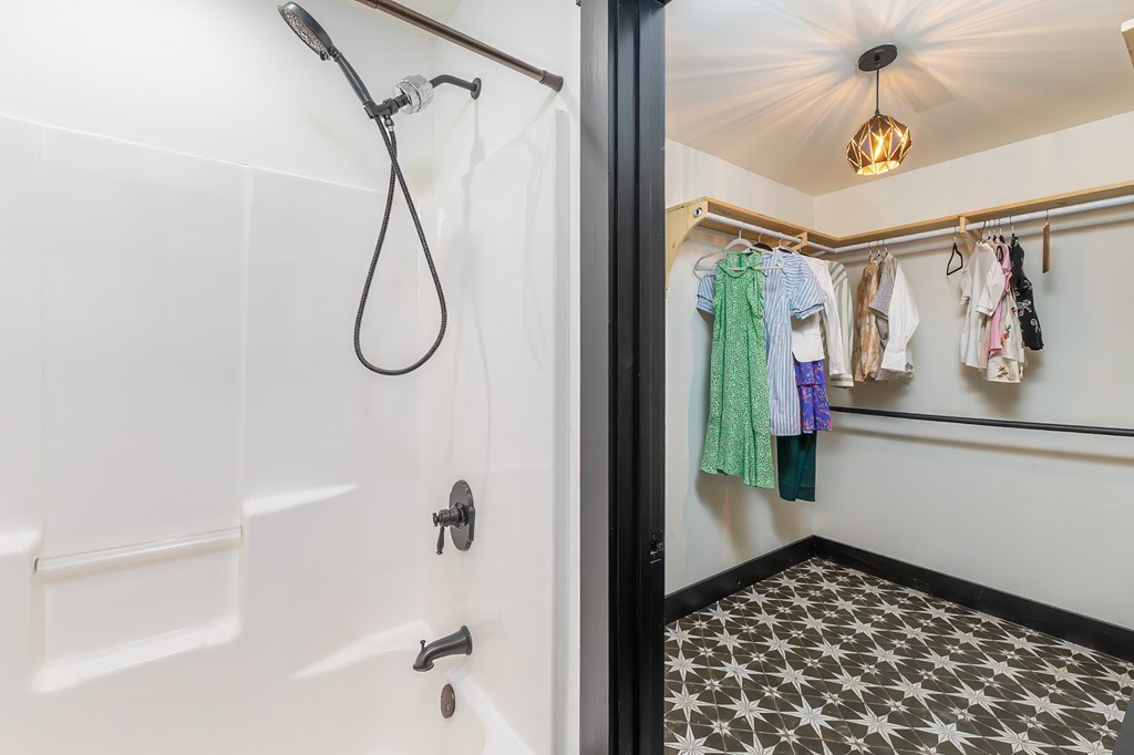 416 MEADOWVIEW TRL