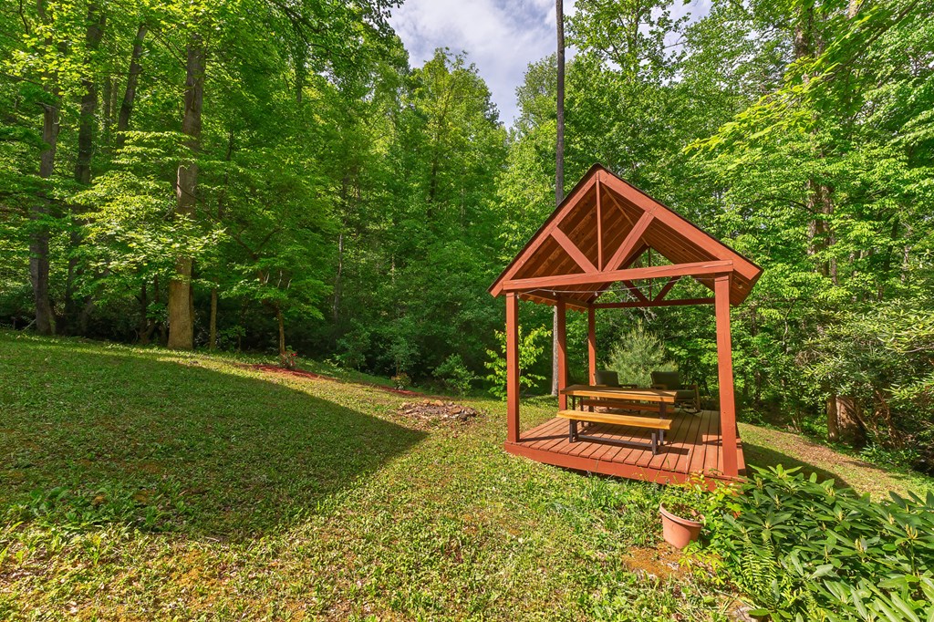 416 MEADOWVIEW TRL