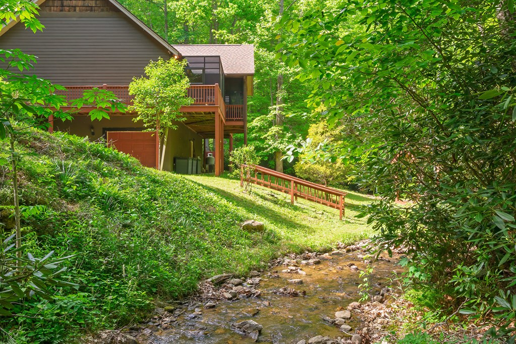416 MEADOWVIEW TRL
