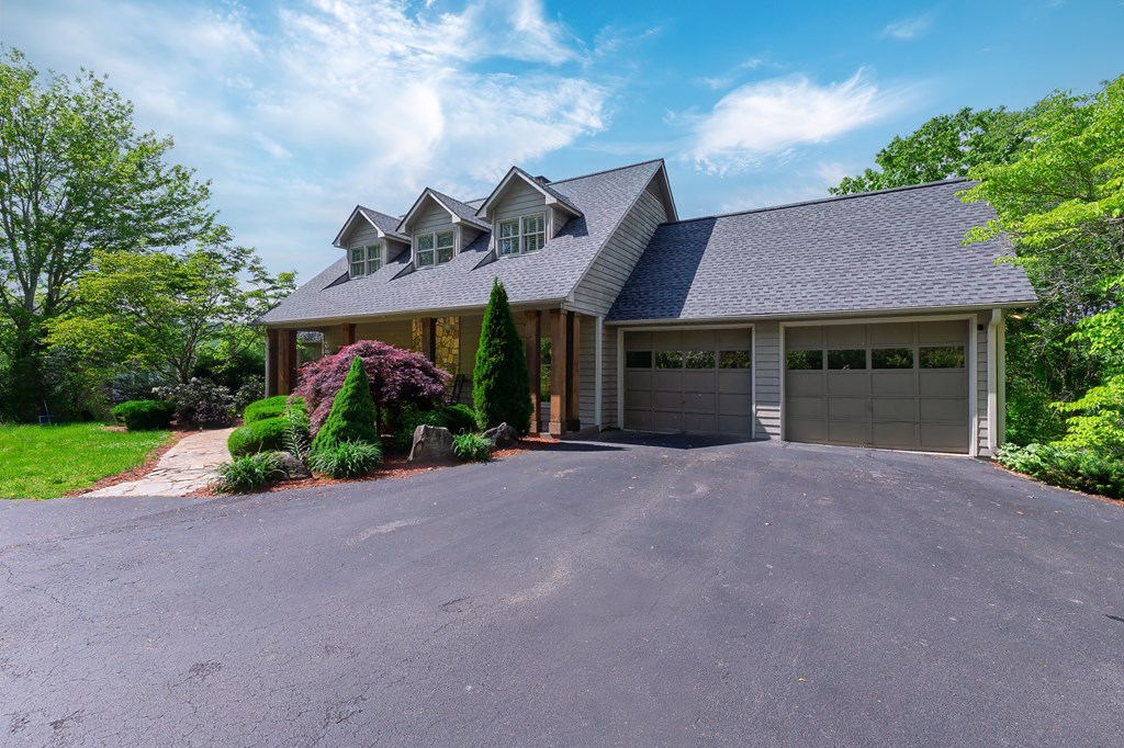 170 LAUREN LN
