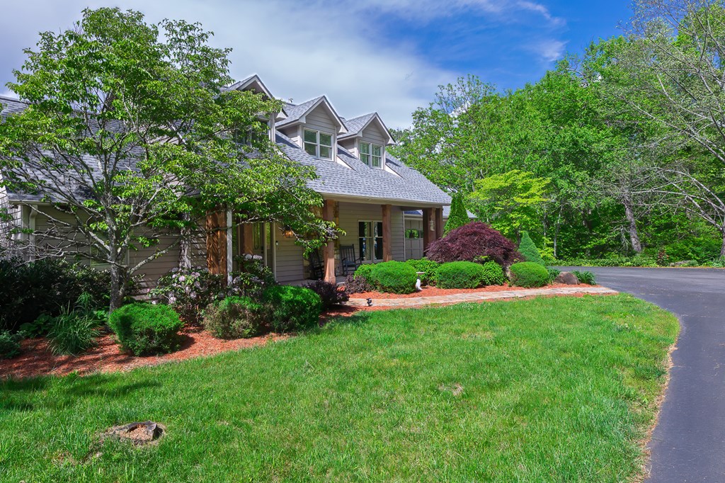 170 LAUREN LN