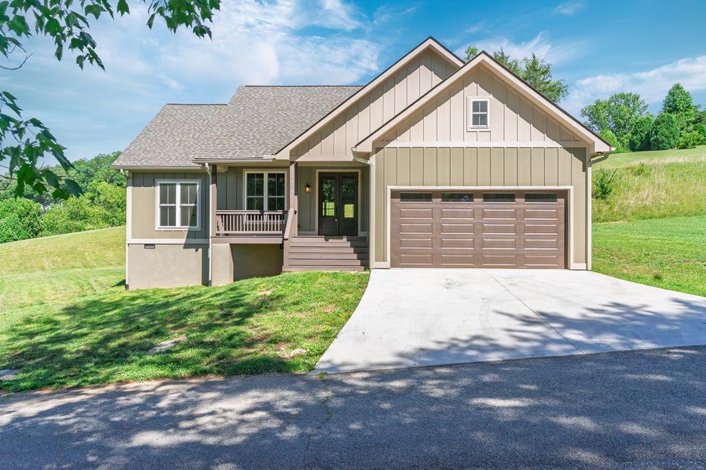 202 JACKSON HEIGHTS DR