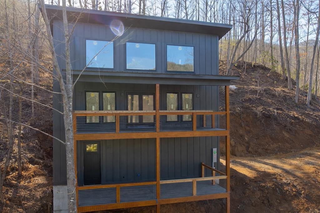 405 Oak Creek Road