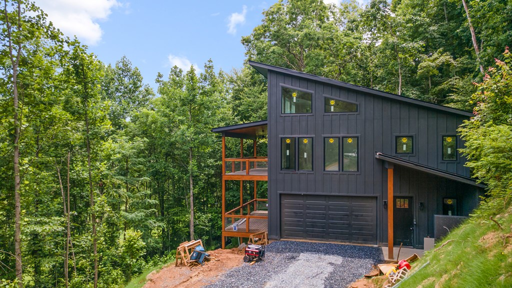 405 Oak Creek Road