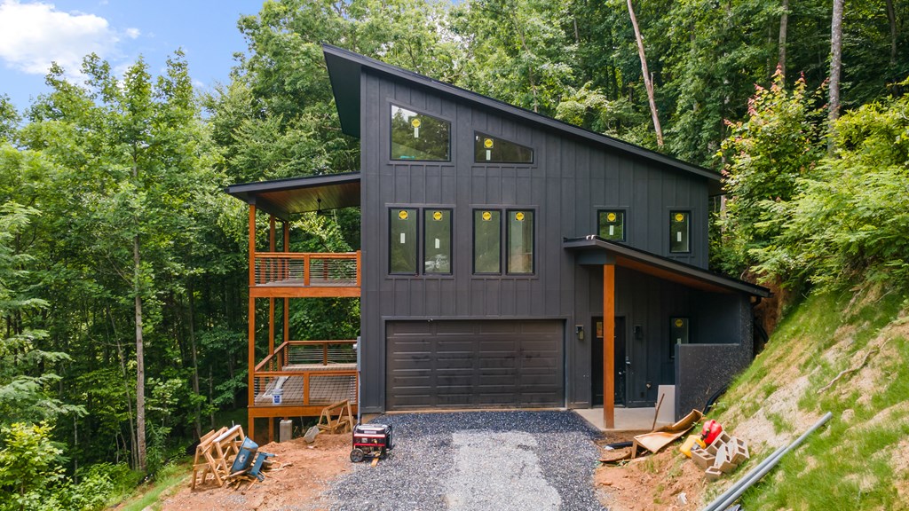 405 Oak Creek Road