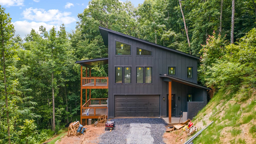 405 Oak Creek Road