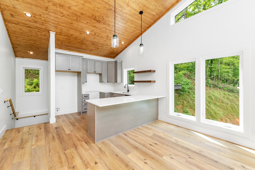 405 Oak Creek Road