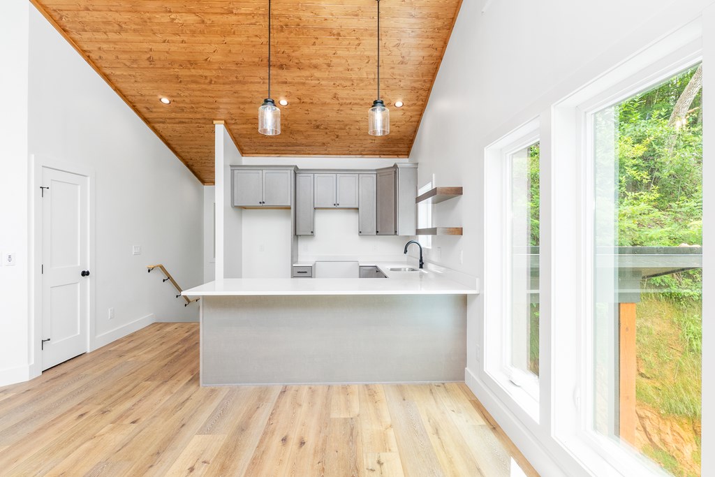 405 Oak Creek Road