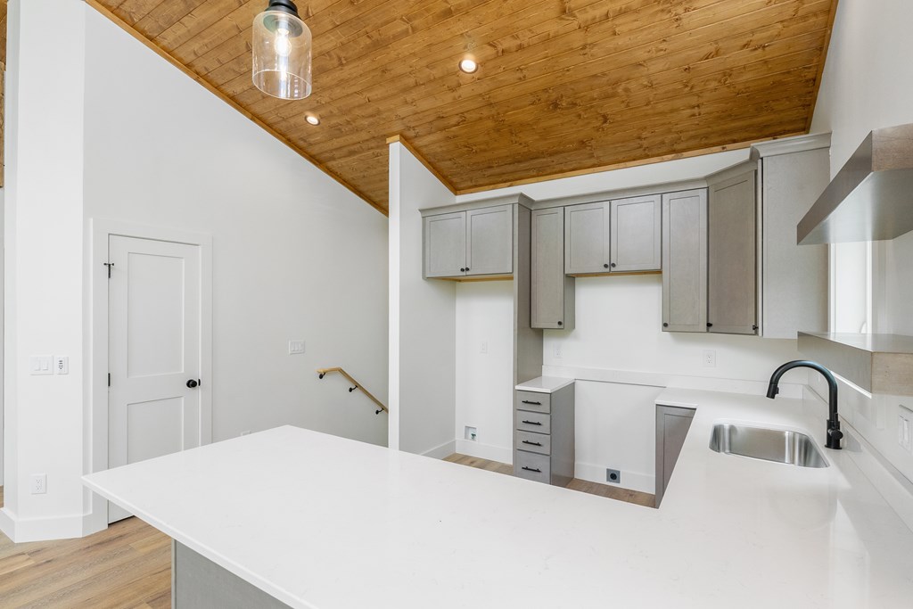 405 Oak Creek Road