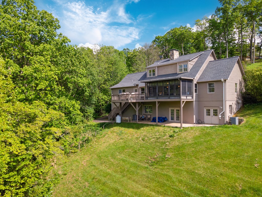 170 LAUREN LN